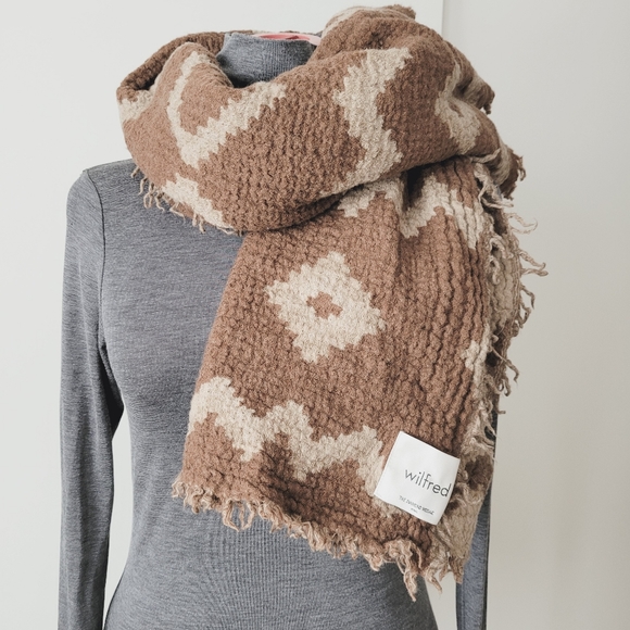 Wilfred Diamond Mosaic Blanket Scarf - Picture 3 of 6